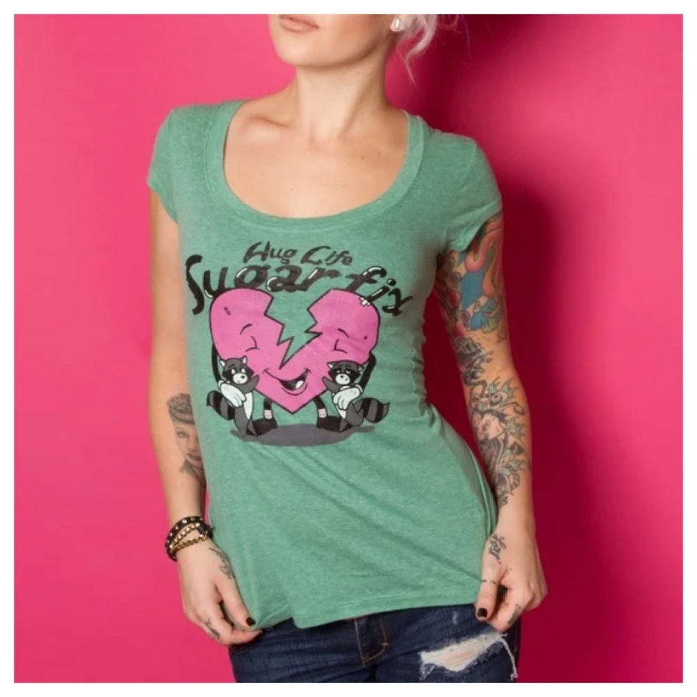 ➡️SugarFix Hug Life Green Tee Size M